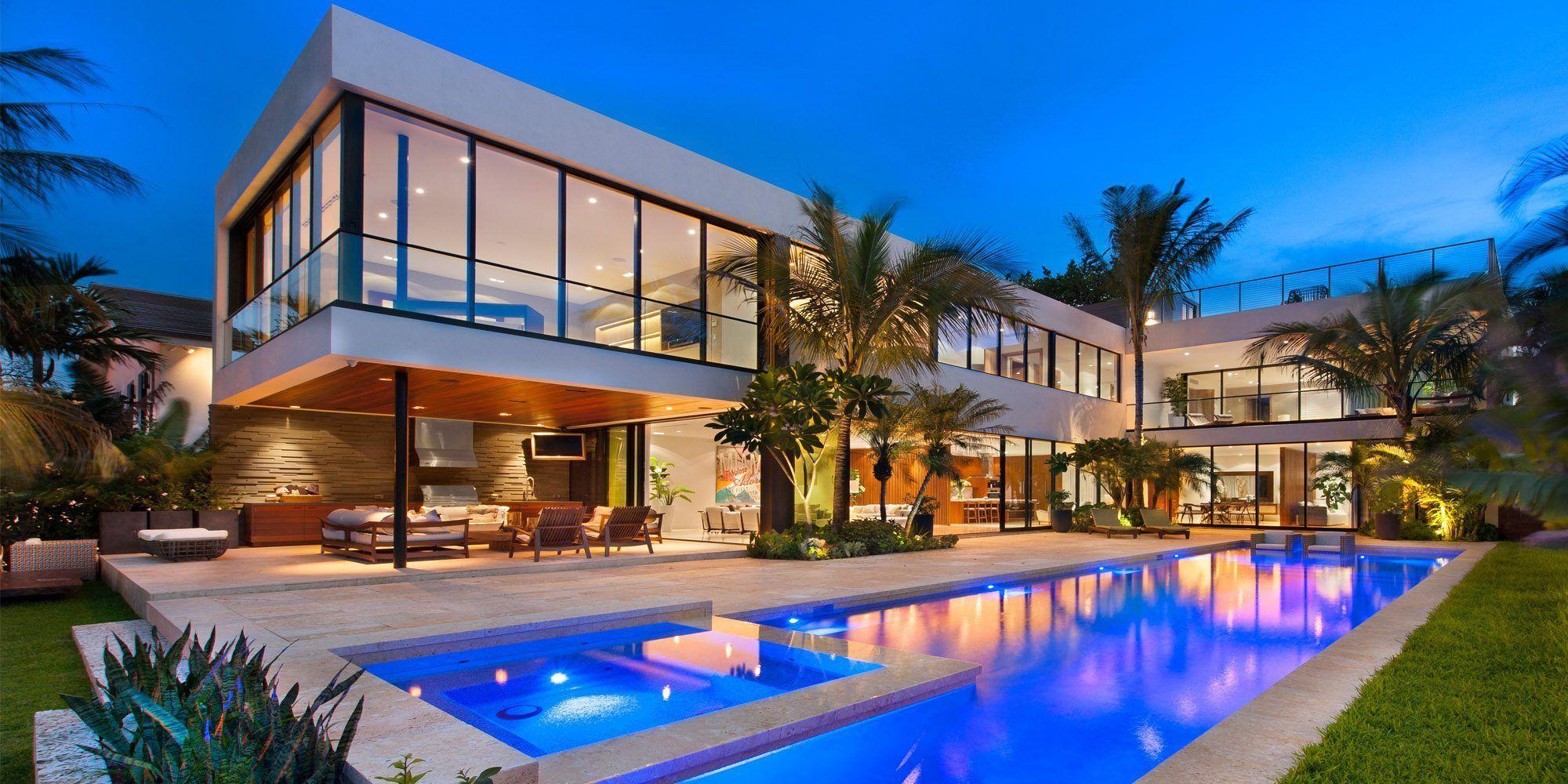 Contemporary Glass‑Wall Residence