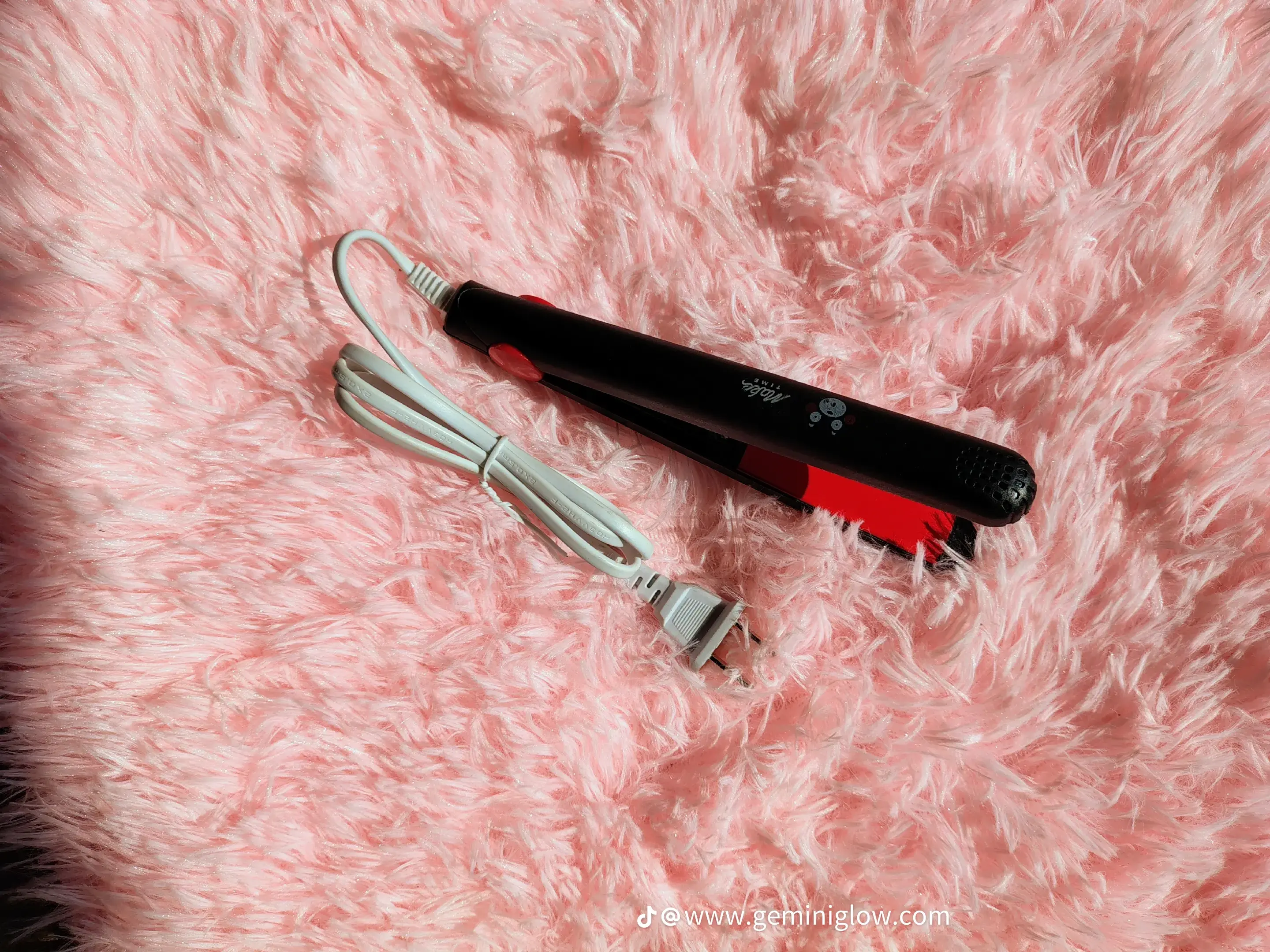 Hair straightener 