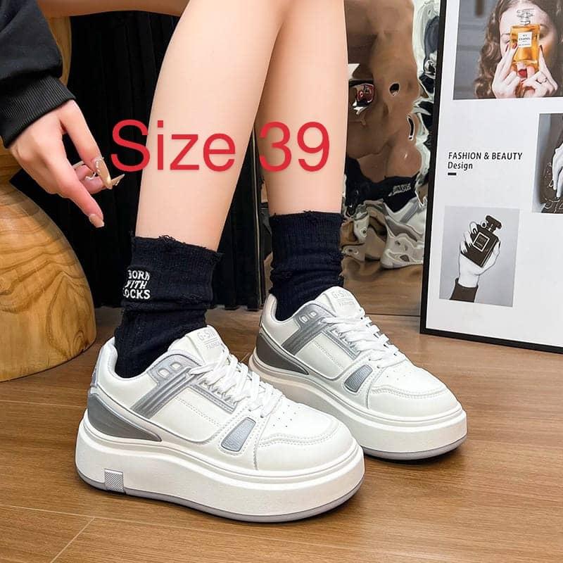 Clearance sales for children shoes 