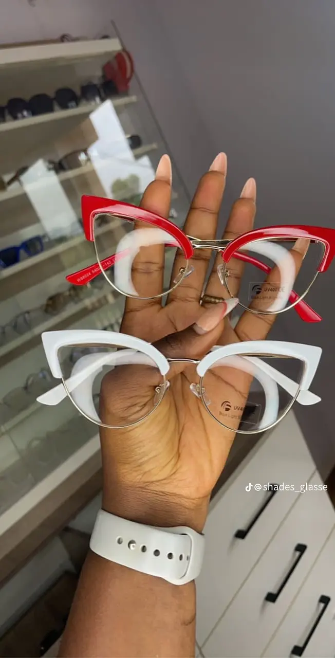 Eye glasses 